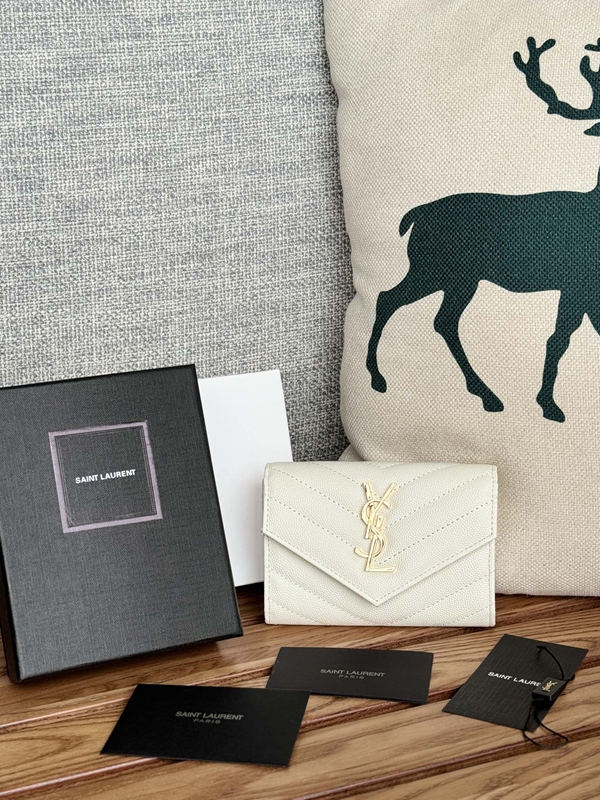 イヴサンローラン財布正面デザイン